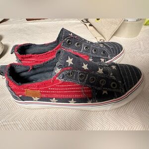 Blowfish Malibu slip on shoes. Red White & Blue w/ stars size 7.5